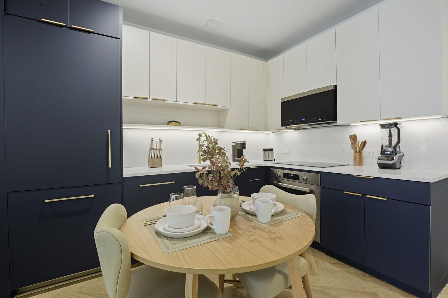 Building Photo - 980 6th Ave