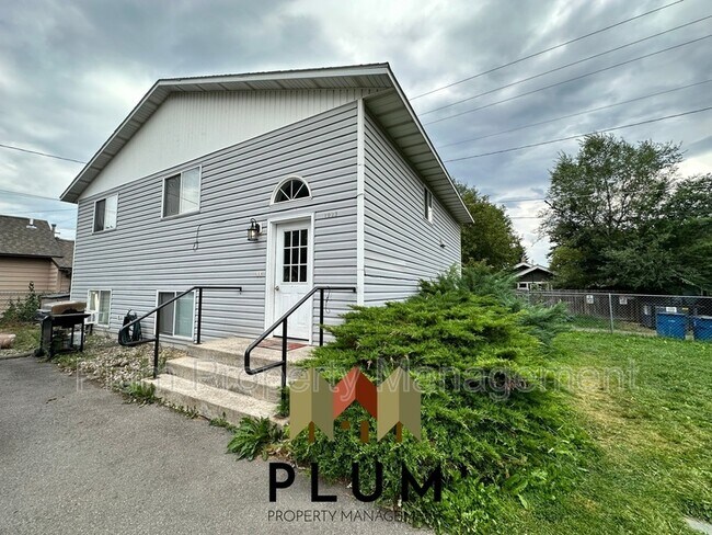 Primary Photo - 1023 Cooley St