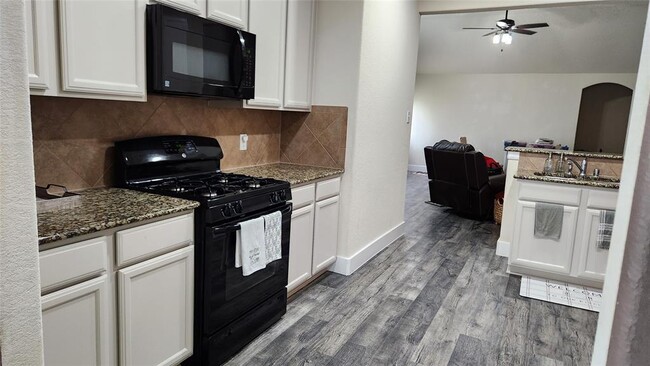 Building Photo - 4903 Spring Showers Ct