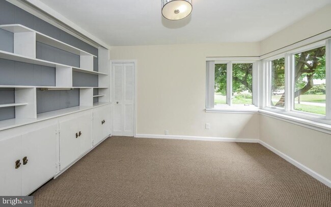 Building Photo - 8104 Heacock Ln