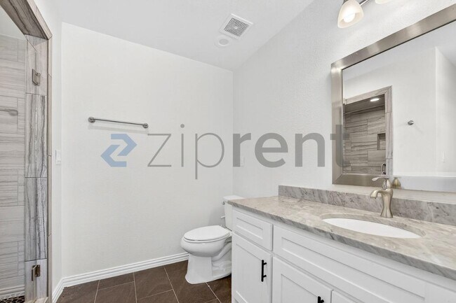 Building Photo - 3901 High Rd