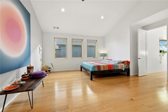 Building Photo - 632 Bella Vista Rd