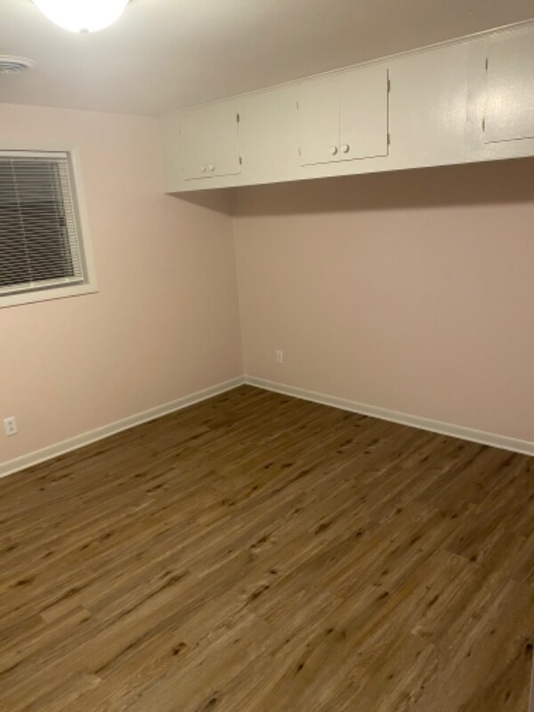 Building Photo - 902 Townline Rd