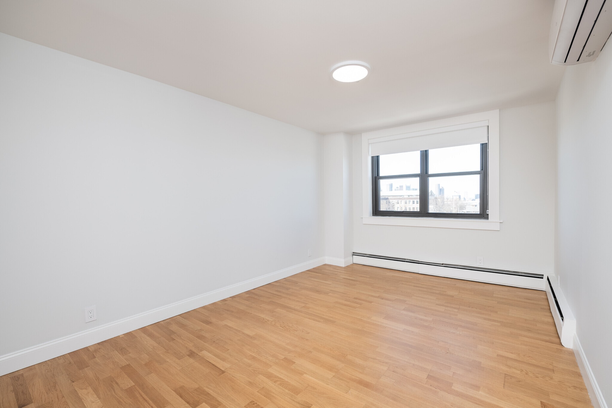 Building Photo - 1410 Columbia Rd