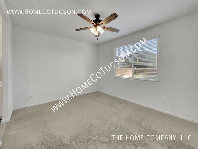 Building Photo - 11868 W Charismatic Dr