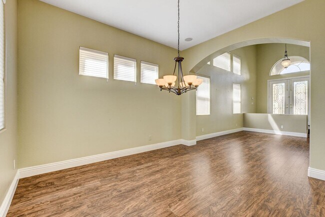 Building Photo - Stunning Summerlin Pool Home!