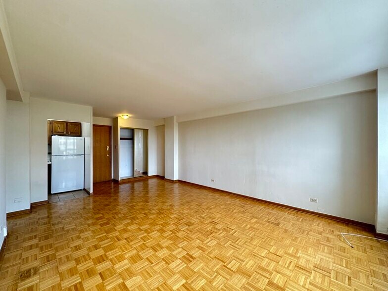 Building Photo - 4180 N Marine Dr