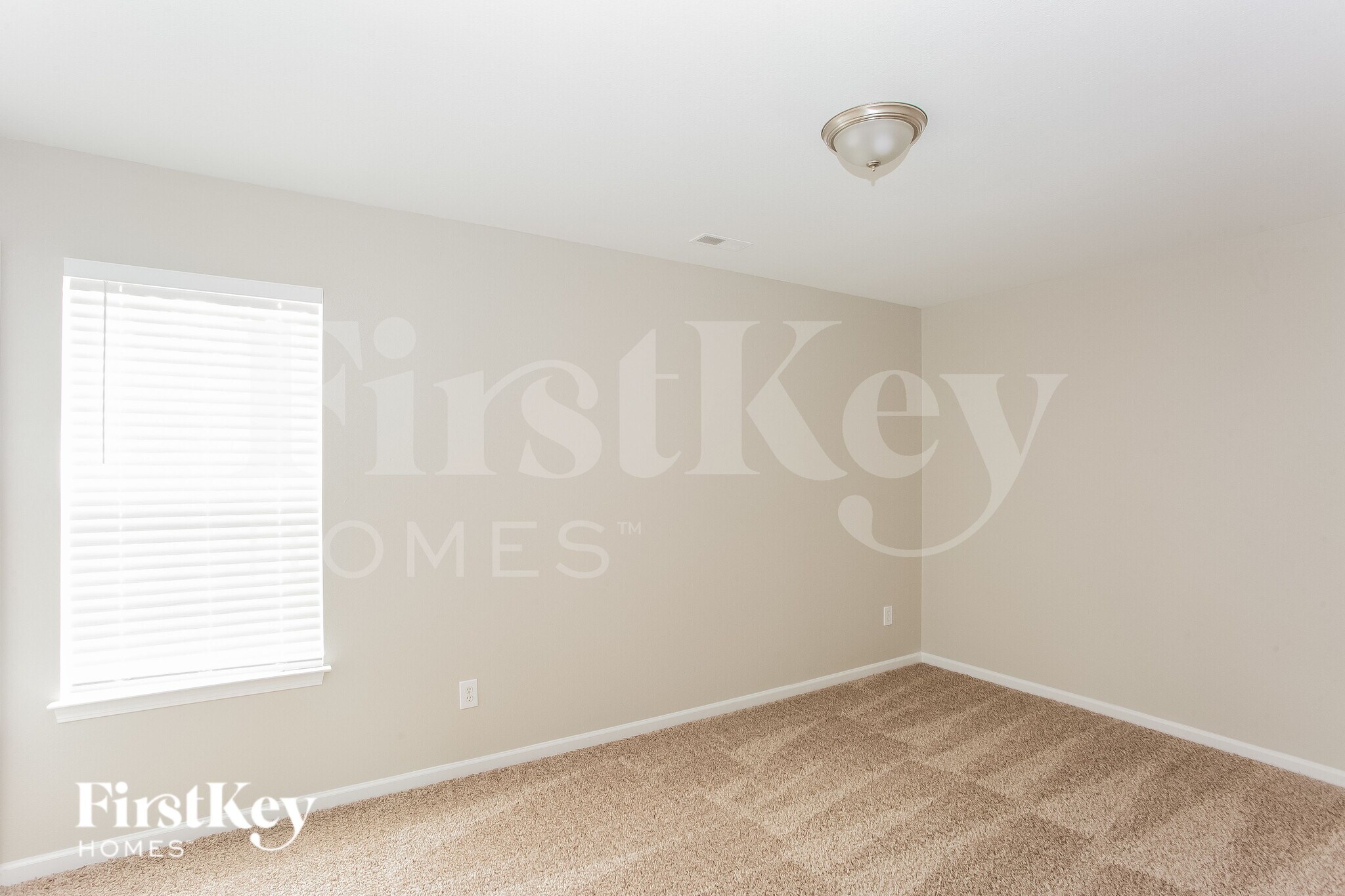 Building Photo - 5232 Grays Ridge Dr