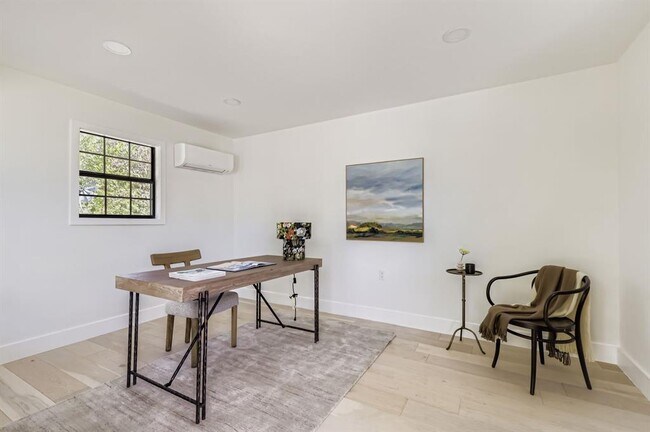 Building Photo - 2014 Hardy Cir