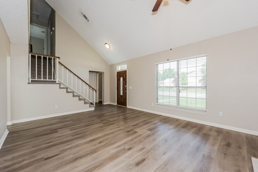 Building Photo - 4117 Mediterranean Dr