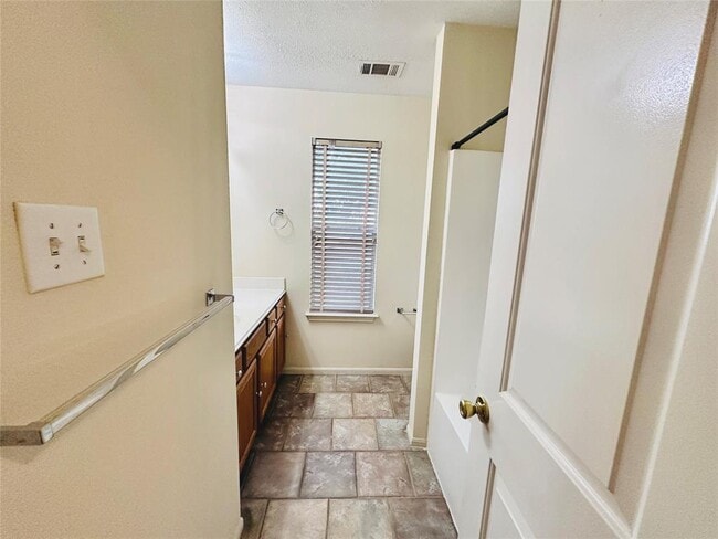 Building Photo - 1600 Primrose Trail
