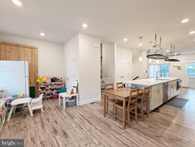 Building Photo - 8162 Trotters Chase
