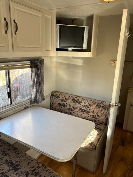 Building Photo - 146 Smokey Ln