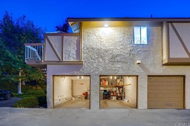 Building Photo - 1833 Camberley Ln