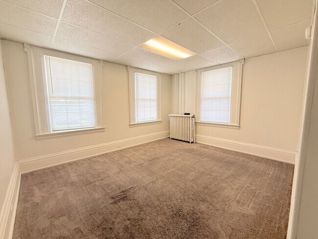 Building Photo - 497 Norwood Rd