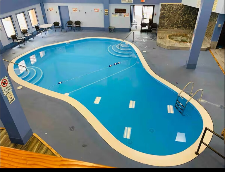 Pool - 301 Pinnacle Inn Rd