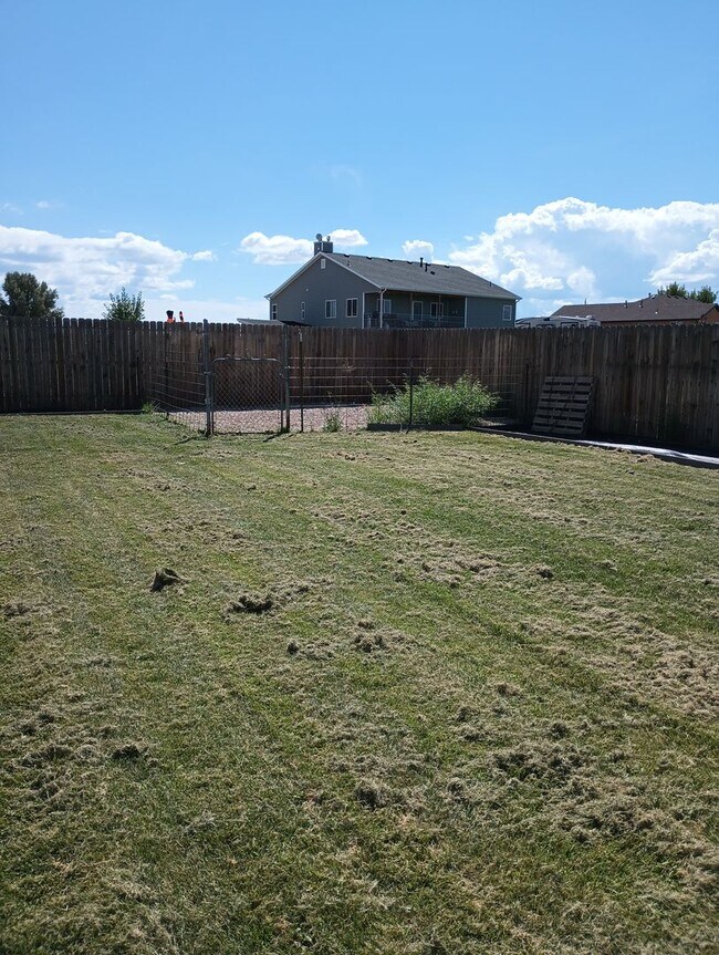 Building Photo - 3 B/ 2 B home in Sunrise Meadows
