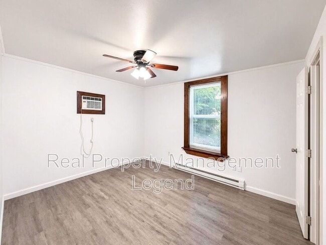 Building Photo - 933 Gillham Rd