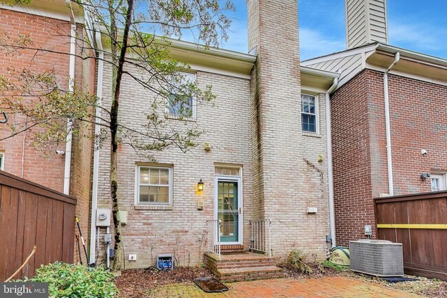 Building Photo - 8017 Rising Ridge Rd