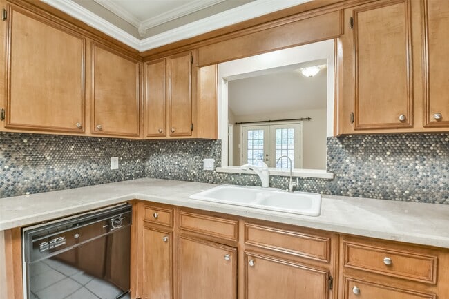 Building Photo - 20 Tulip Hill Ct