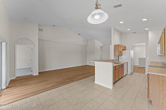 Building Photo - 907 Ocaso Ln