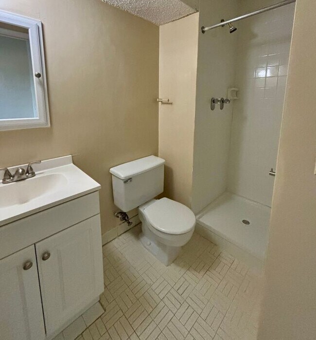 Building Photo - 1400 Millersport Hwy