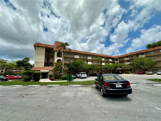Building Photo - 6201 N Falls Cir Dr