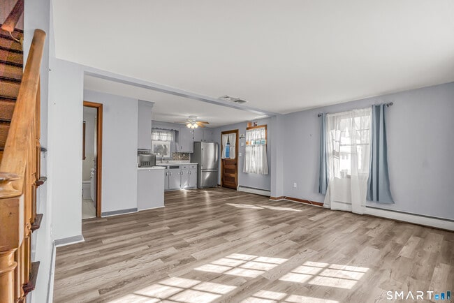 Building Photo - 466 High Hill Rd