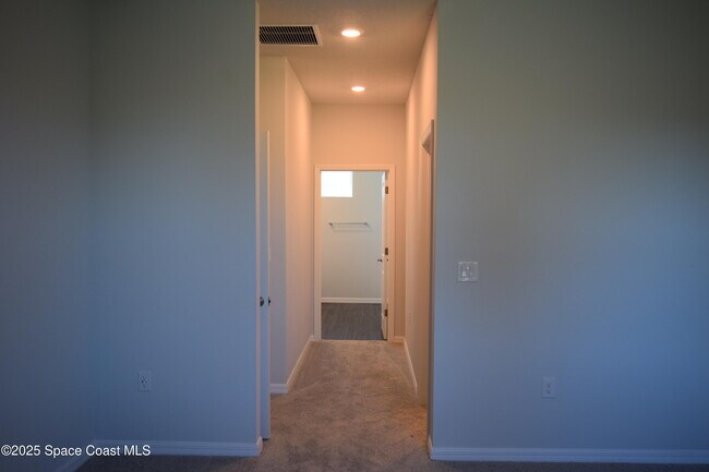 Building Photo - 3143 Fullerton Ave