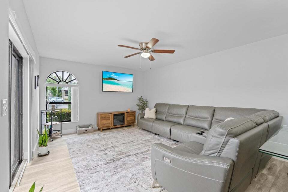 Building Photo - 3715 Village Dr