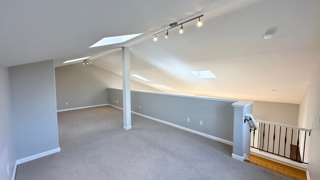 Building Photo - Spacious 4-Story Townhouse with Panoramic ...
