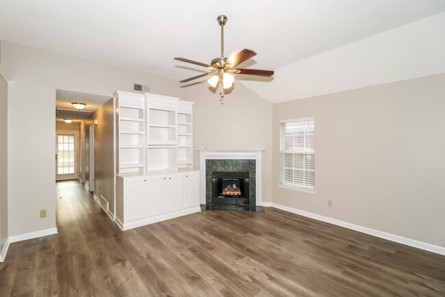 Building Photo - 5689 Kayla Dr