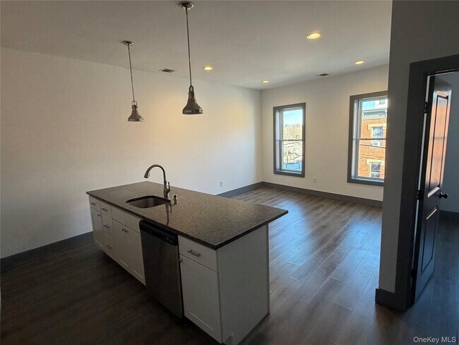 Building Photo - 2651 E Main St