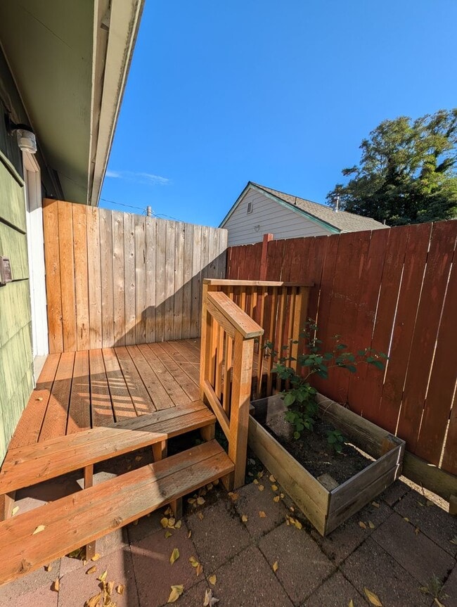 Building Photo - Well Maintained Duplex Unit in Bremerton, Available MARCH 15TH