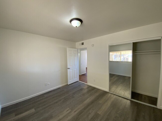 Building Photo - 5 Bedroom Single Story Home Available Near Snow Vista Blvd SW & Gibson Blvd!