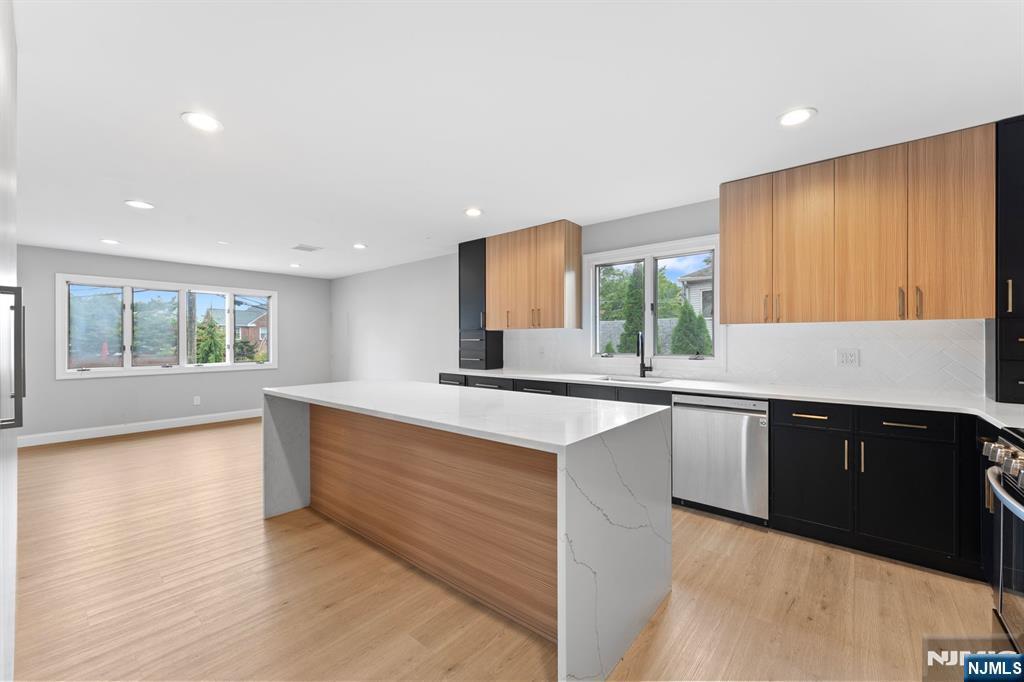 Building Photo - 15 Barnes Dr