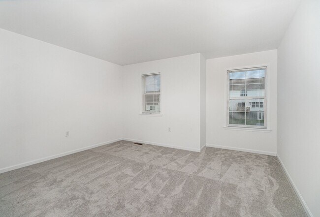 Building Photo - 7870 Briarwood Dr