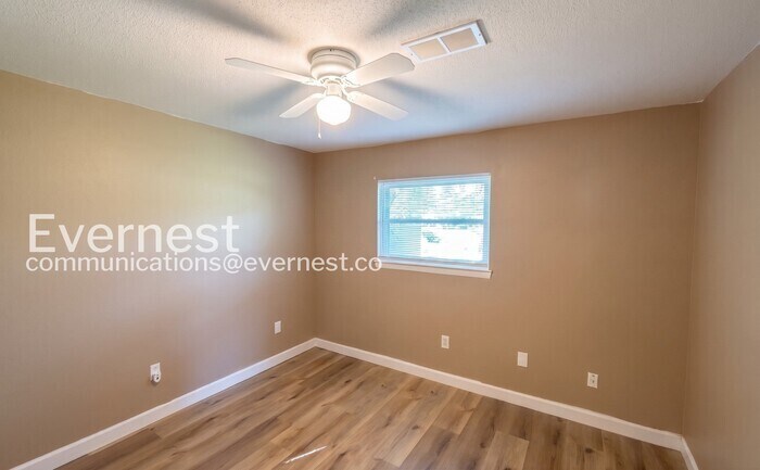 Building Photo - 3966 N Quail Ln