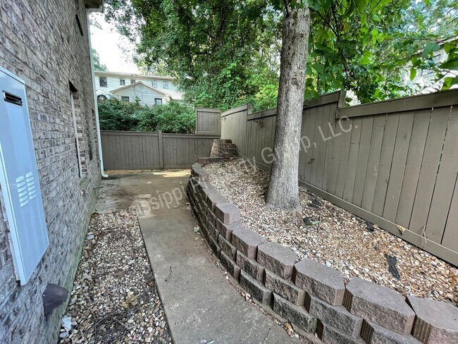 Building Photo - 3BR/3BA For Rent