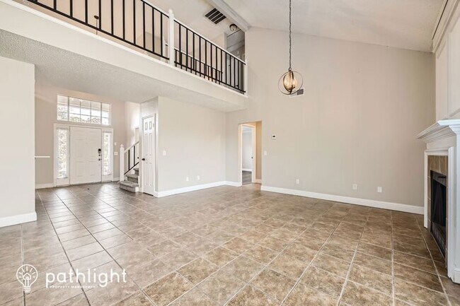 Building Photo - 401 Williams St