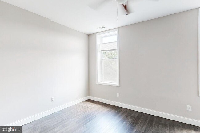Building Photo - 2206 N Charles St