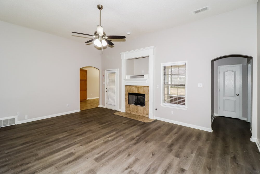 Building Photo - 65 Penny Ln