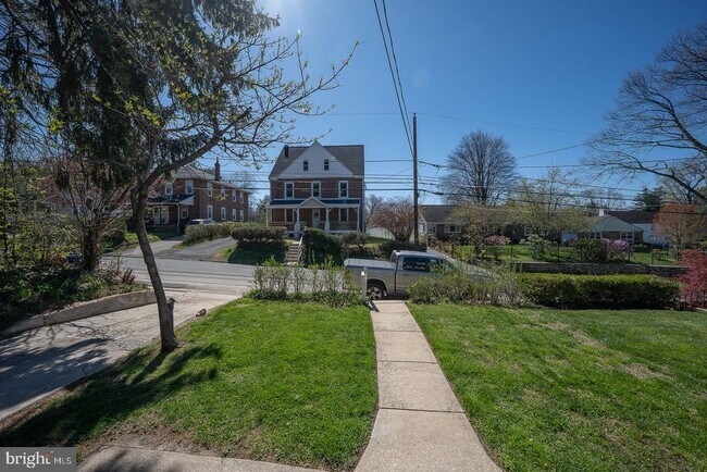 Building Photo - 732 Buck Ln