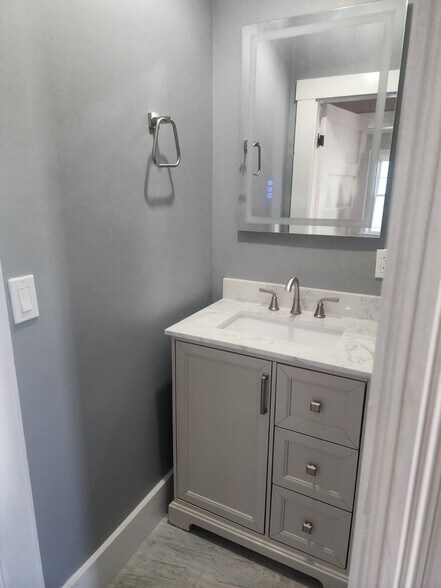 Building Photo - 135 Myrtle St