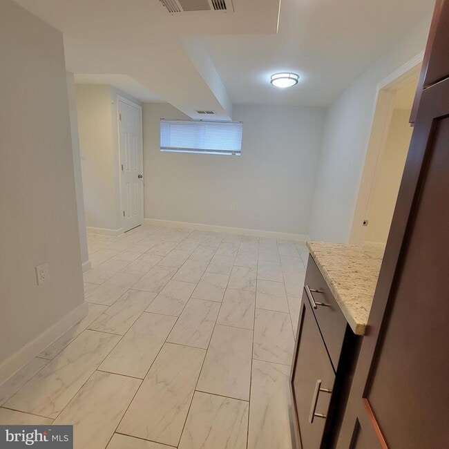 Building Photo - 18320 Metz Dr