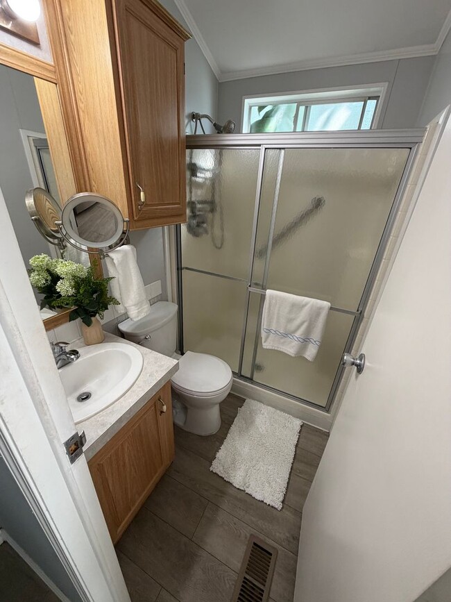 Building Photo - Charming Bungalow by the Beach in Leucadia!