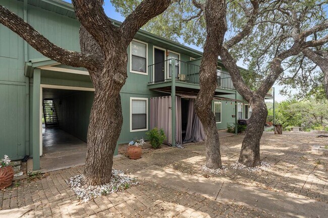 Building Photo - 20802 Bonanza St