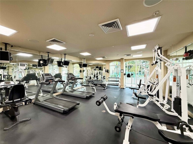 Building Photo - 6001 SW 70th St