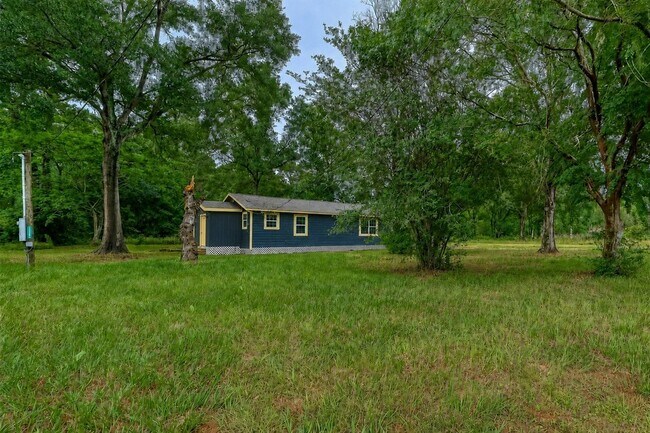 Building Photo - 15897 Dewberry Ln