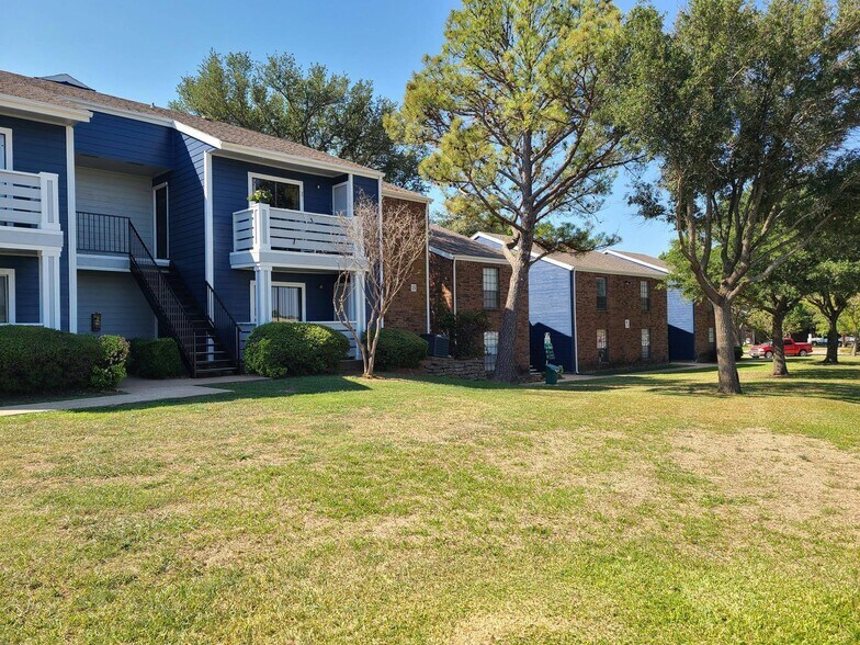 Building Photo - Post Oaks Apartments